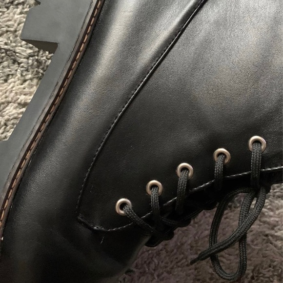 SOLD ✨HPx6✨combat boots - Picture 5 of 7